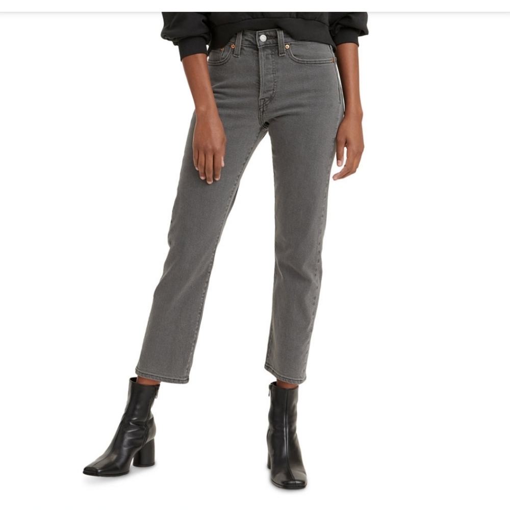 💖 LEVI'S Wedgie Straight Leg Jeans in SHORT LENGTH.
